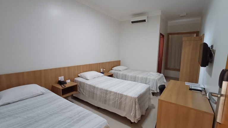 Apartamento triplo solteiro